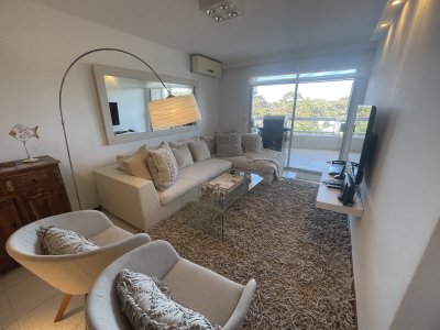 Zona Punta Shopping, balcon, servicio de mucama 