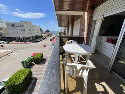 Simpatico , linda terraza y vista parcial al mar