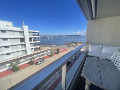 Buena vista al Puerto, comoda terraza para disfrutar a toda hora
