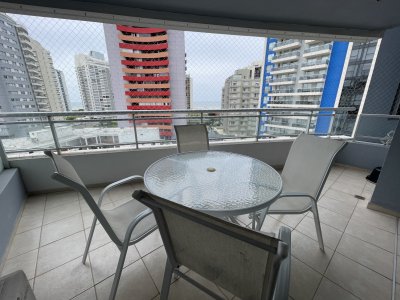 En zona de Playa Brava, cerca centro