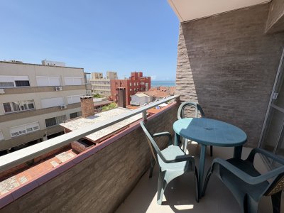 Peninsula, cerca del mar