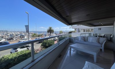 Puerto, lindo apto. con buena vista y amplia terraza