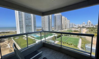 Terraza con parrillero , vista al mar, edificio nuevo
