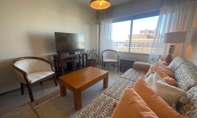 Peninsula, a metros de la playa brava y Avenida Gorlero