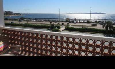 Terraza con vista a la Playa Mansa