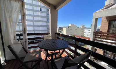 Terraza, piscina, parrillero