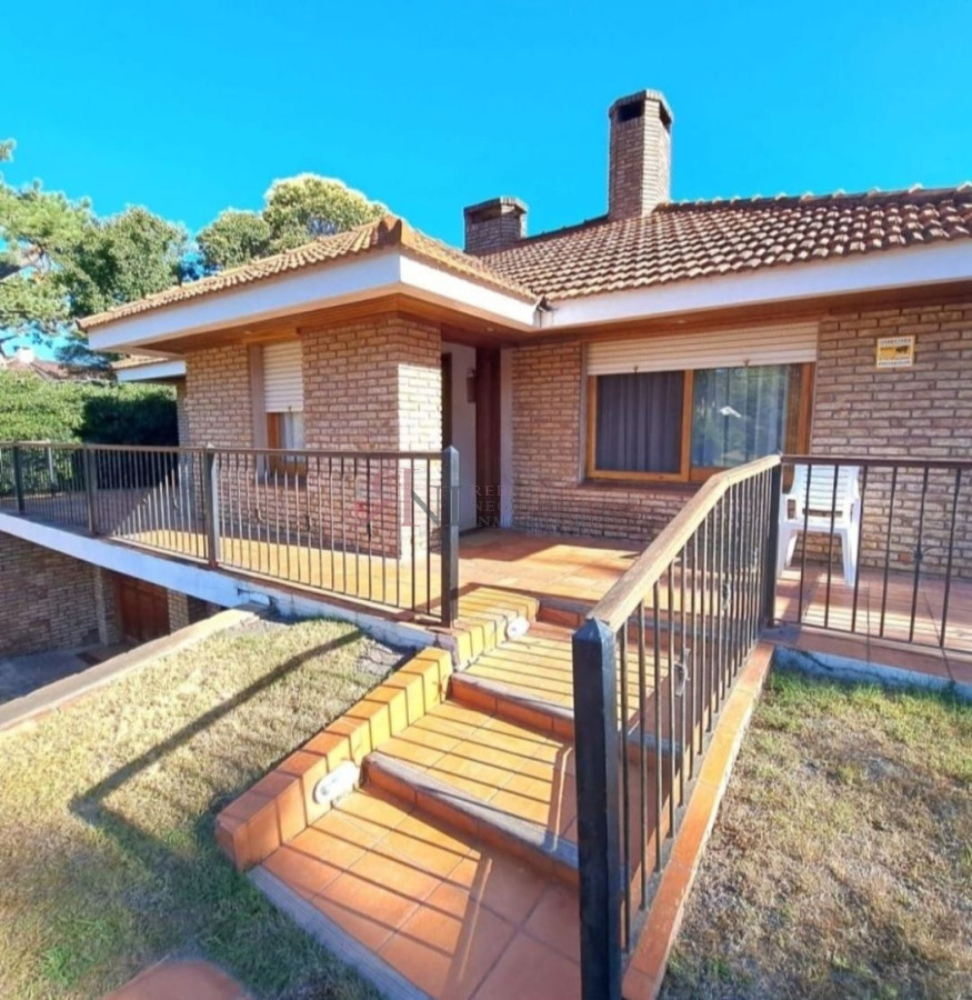 Cerca de ambas playas, ambientes amplios, ideal para familia  - RNI112506C