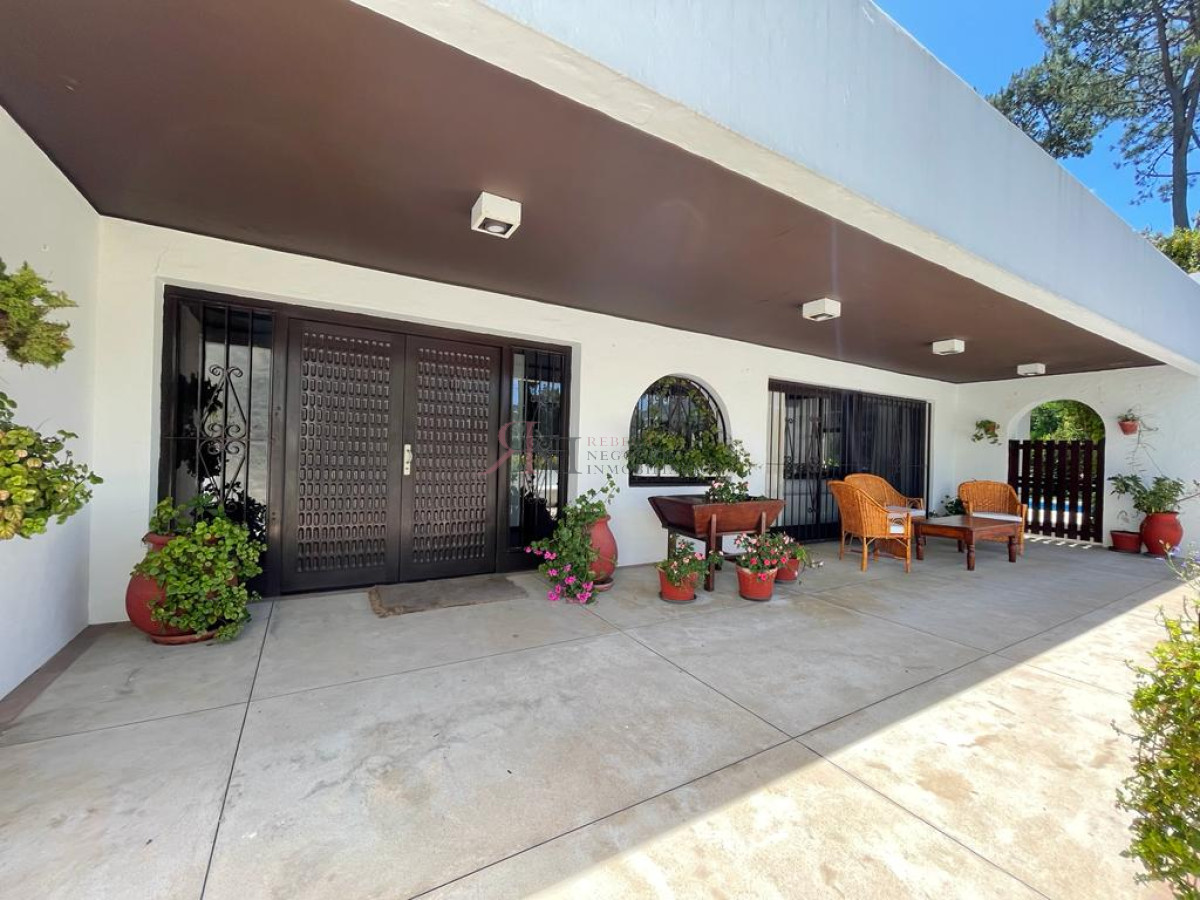 Gran casa para disfrutar con toda la familia cerca de todo con excelente entorno - RNI709C