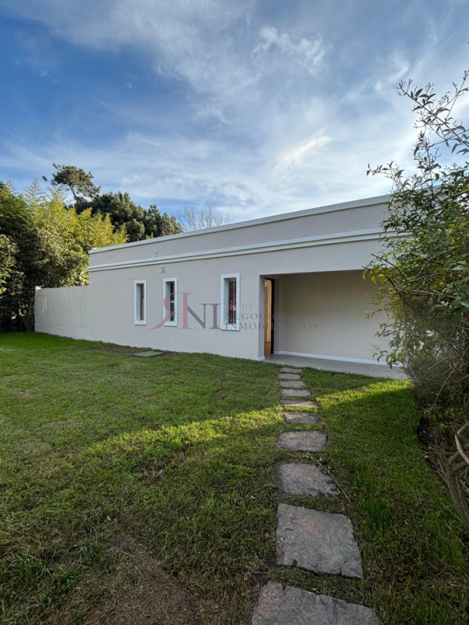 Linda casa con muy buen jardin - RNI8832C
