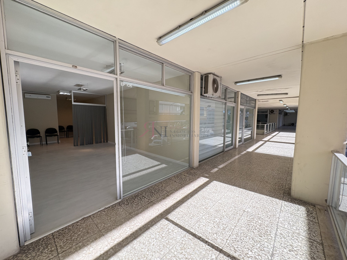 Excelente local en impecable estado - RNI113146L