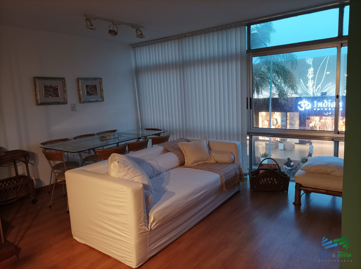 Apartamento ID.3859 - Alquilo Apartamento 3 dormitorios en Gorlero, Punta del Este.