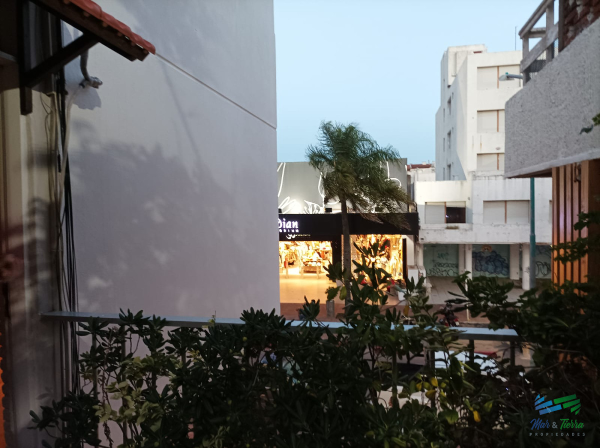 Apartamento ID.3859 - Alquilo Apartamento 3 dormitorios en Gorlero, Punta del Este.