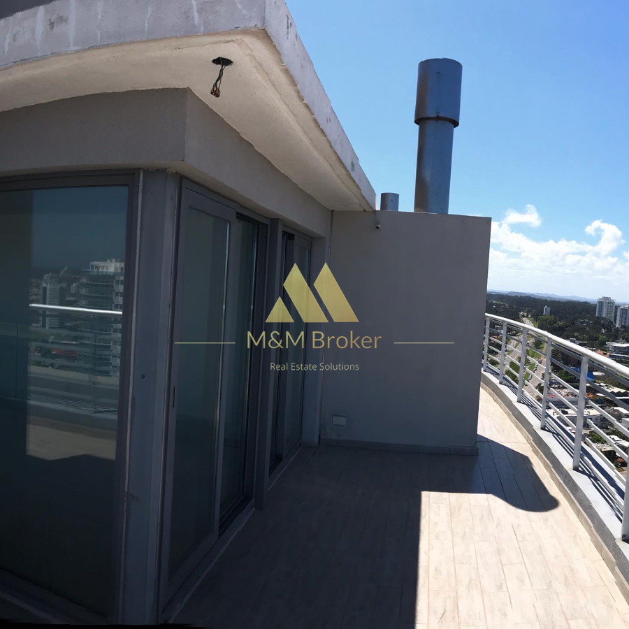Apartamento ID.132 - Pent House en Playa Mansa 3 suites