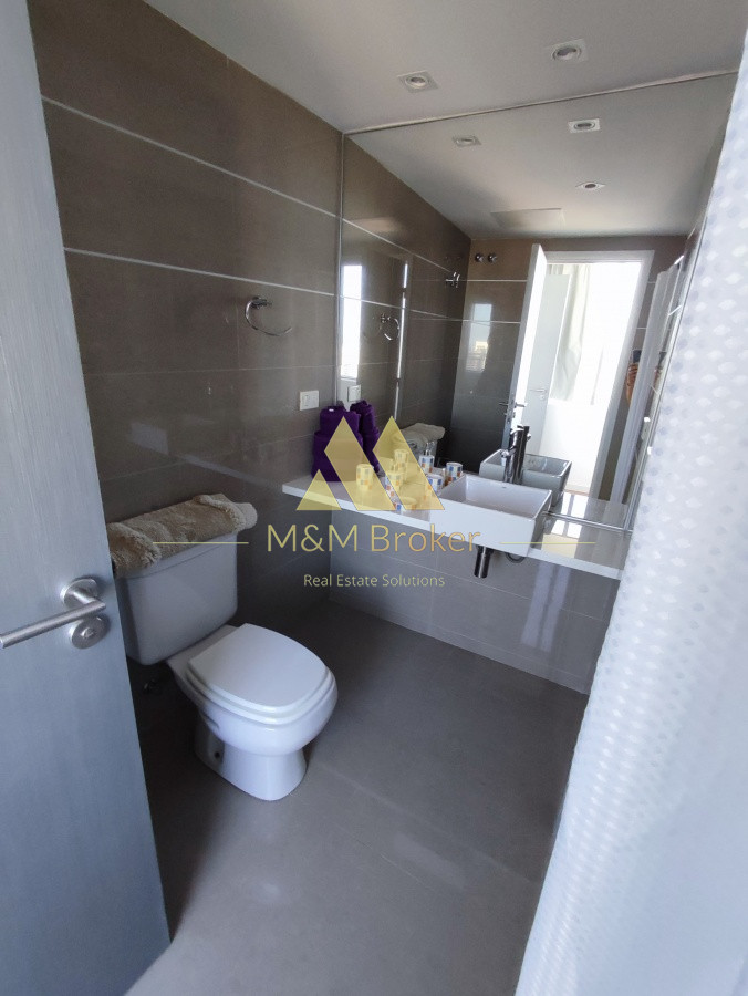 Apartamento ID.132 - Pent House en Playa Mansa 3 suites