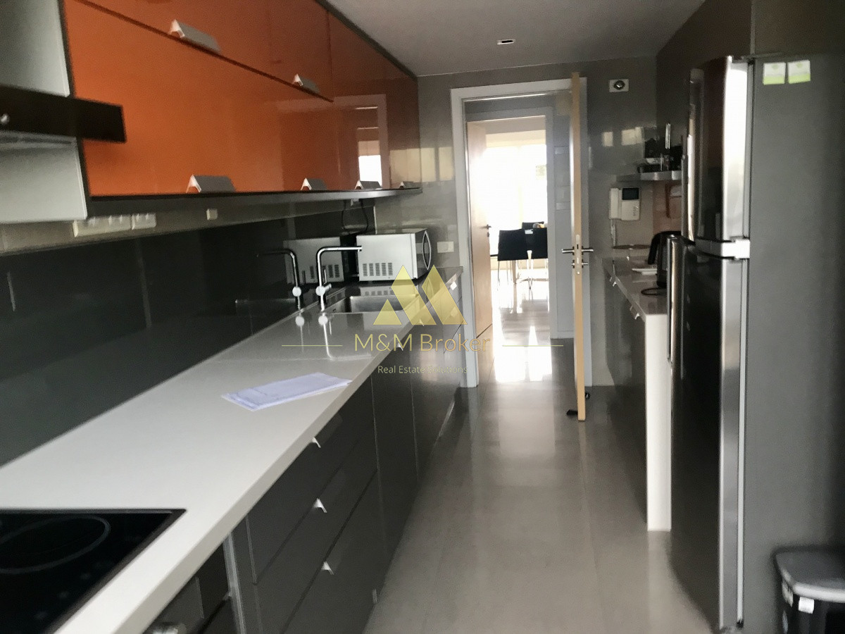 Apartamento ID.119 - Venta apartamento playa mansa 2 dorm y svcio.