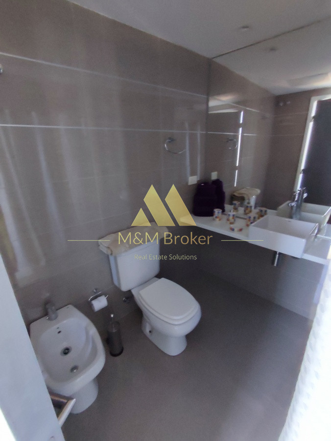 Apartamento ID.132 - Pent House en Playa Mansa 3 suites