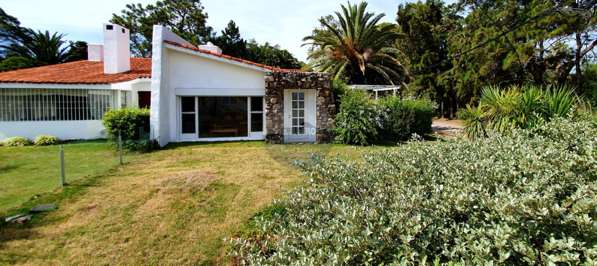 Casa ID.5958 - CASA EN VENTA 4 DORMITORIOS EL TESORO - LA BARRA