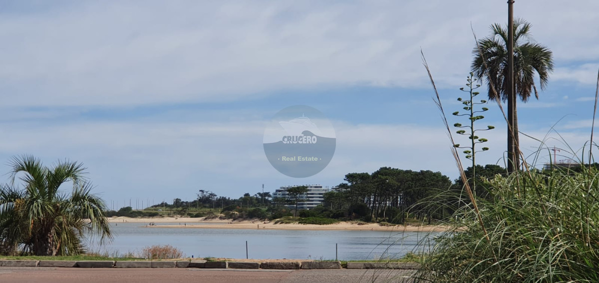 Casa ID.5958 - CASA EN VENTA 4 DORMITORIOS EL TESORO - LA BARRA