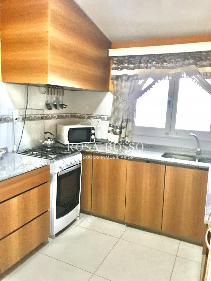 Apartamento ID.6098 - Punta del Este, área comercial Pda. 5
