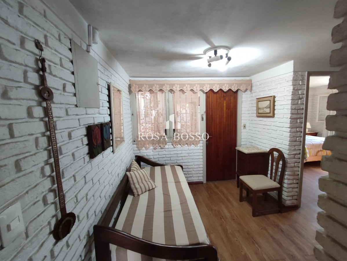 Apartamento ID.6098 - Punta del Este, área comercial Pda. 5