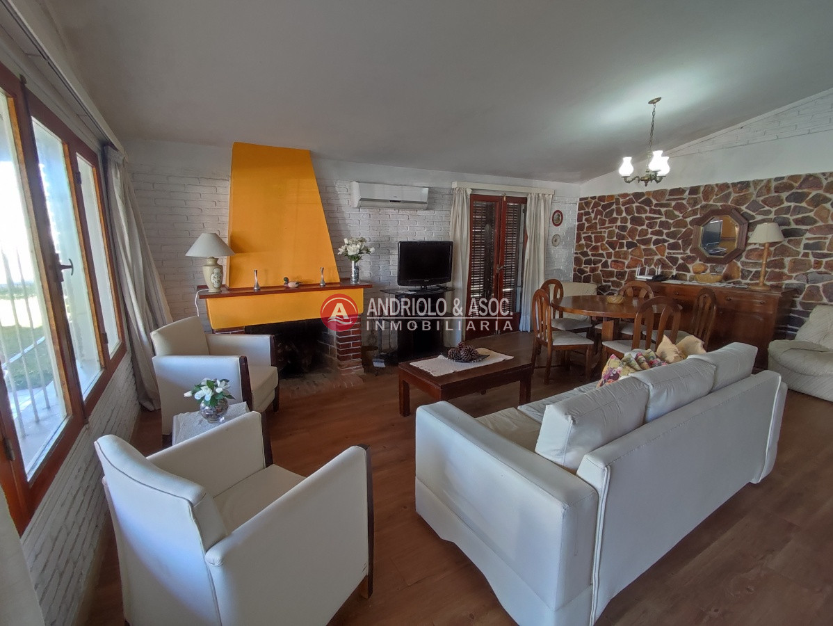 Casa ID.6710 - Punta del Este, área comercial Pda. 5