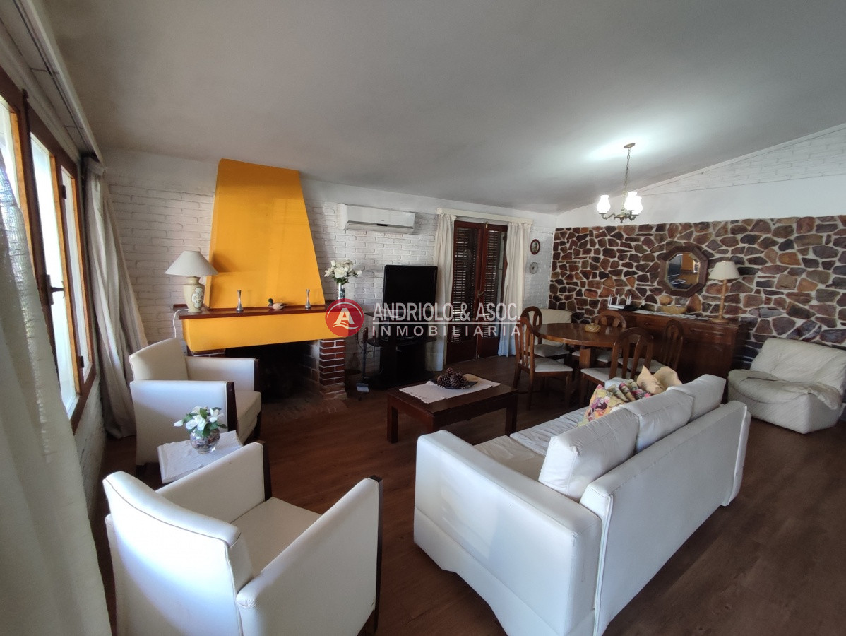 Casa ID.6710 - Punta del Este, área comercial Pda. 5