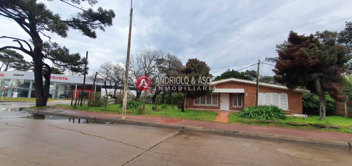 Casa ID.6710 - Punta del Este, área comercial Pda. 5