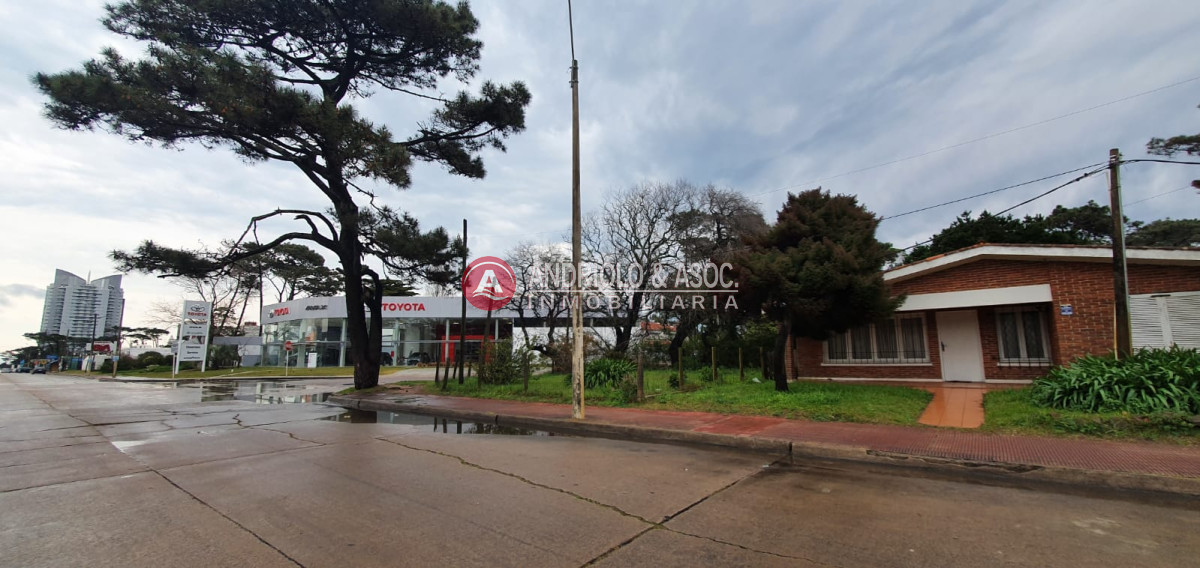 Casa ID.6710 - Punta del Este, área comercial Pda. 5