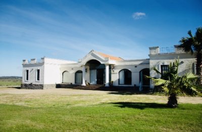 chacra importante en r. 39 con 700 m2. construidos - emp1719h