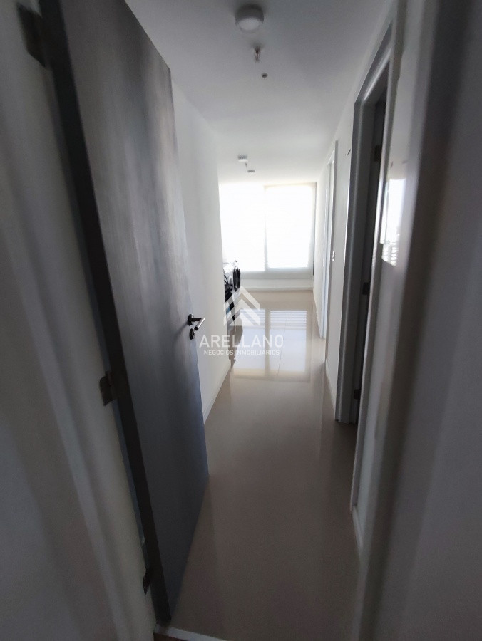 Apartamento ID.1360 - 3 dormitorios 2 garage ultimo piso en playa mansa