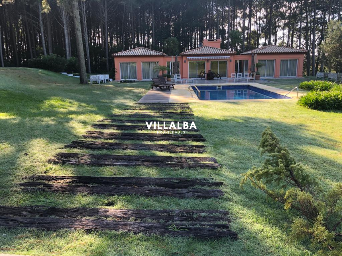 Casa ID.588 - Punta del Este, la Pataia Imperdible residencia de campo. 