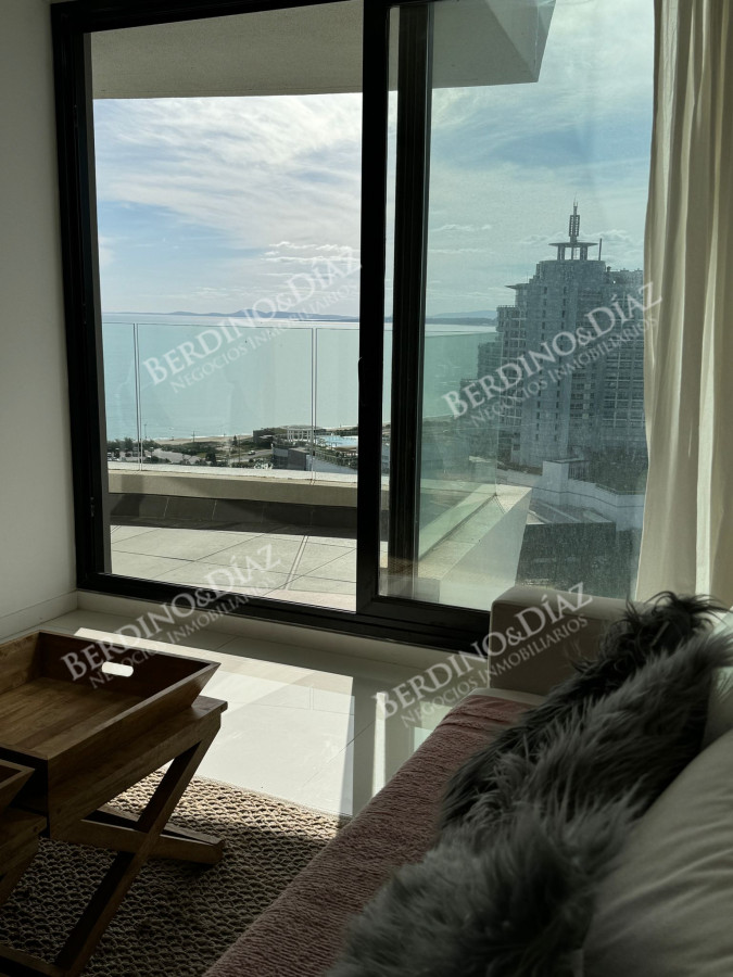Apartamento ID.2609 - Artower de 2 dormitorios en piso alto en venta! 