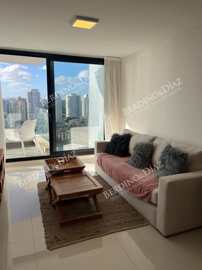 Apartamento ID.2609 - Artower de 2 dormitorios en piso alto en venta! 