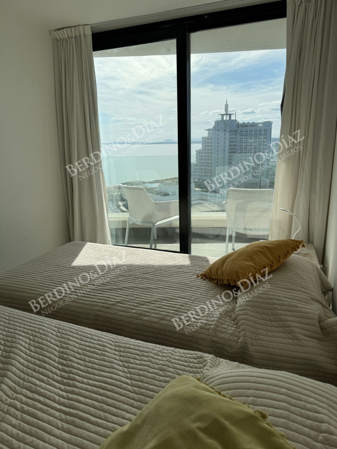 Apartamento ID.2609 - Artower de 2 dormitorios en piso alto en venta! 