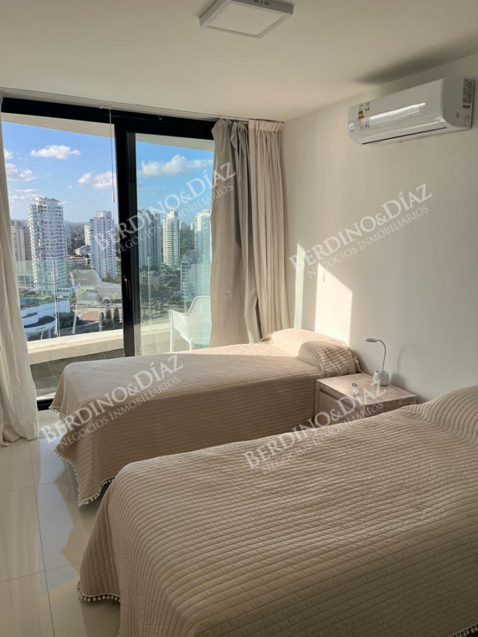 Apartamento ID.2609 - Artower de 2 dormitorios en piso alto en venta! 