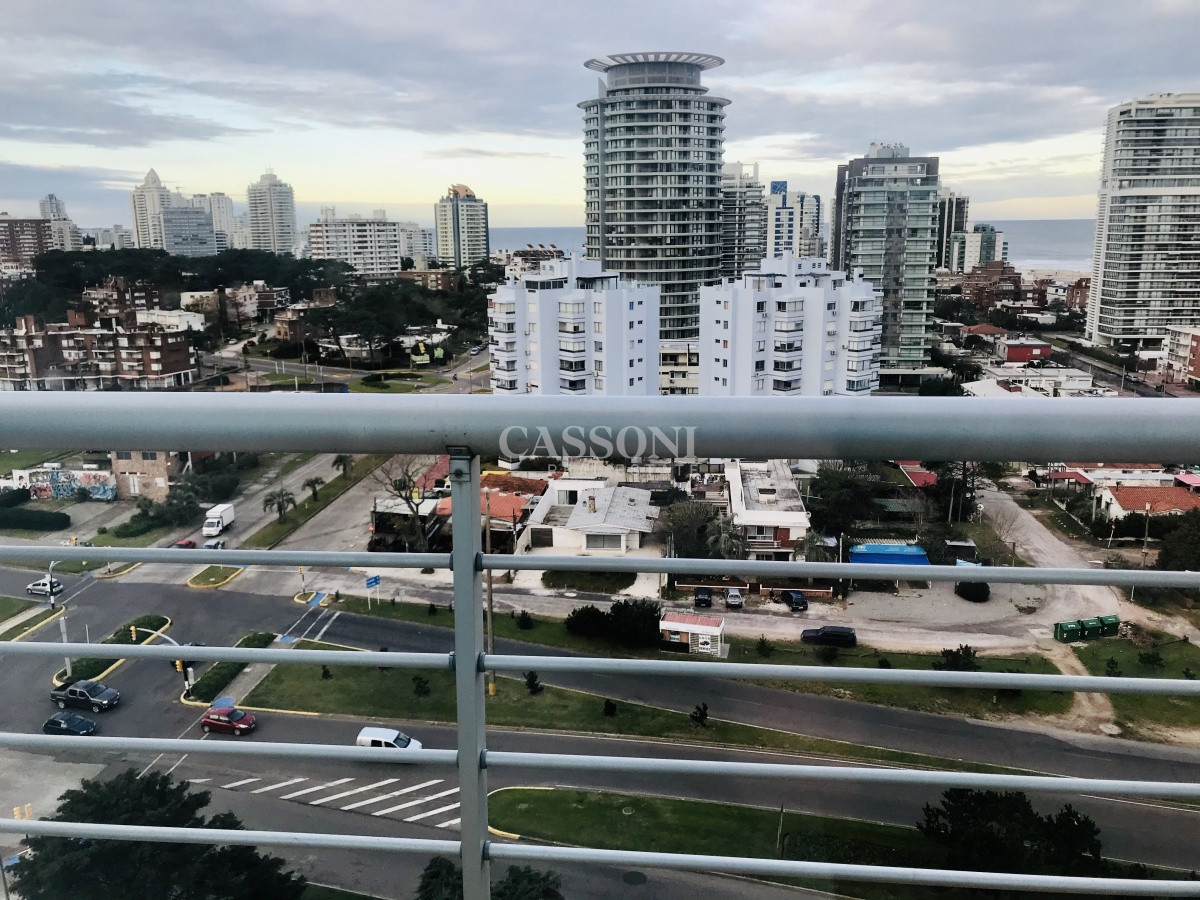 Apartamento ID.3804 - Punta del este - Mansa Piso alto