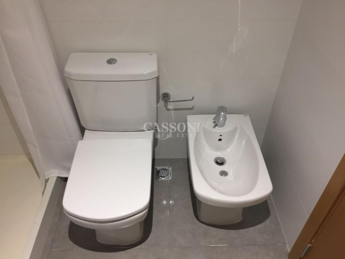 Apartamento ID.3351 - Monoambiente venta en torre con servicios piso alto sobre avenida roosevelt punta del este