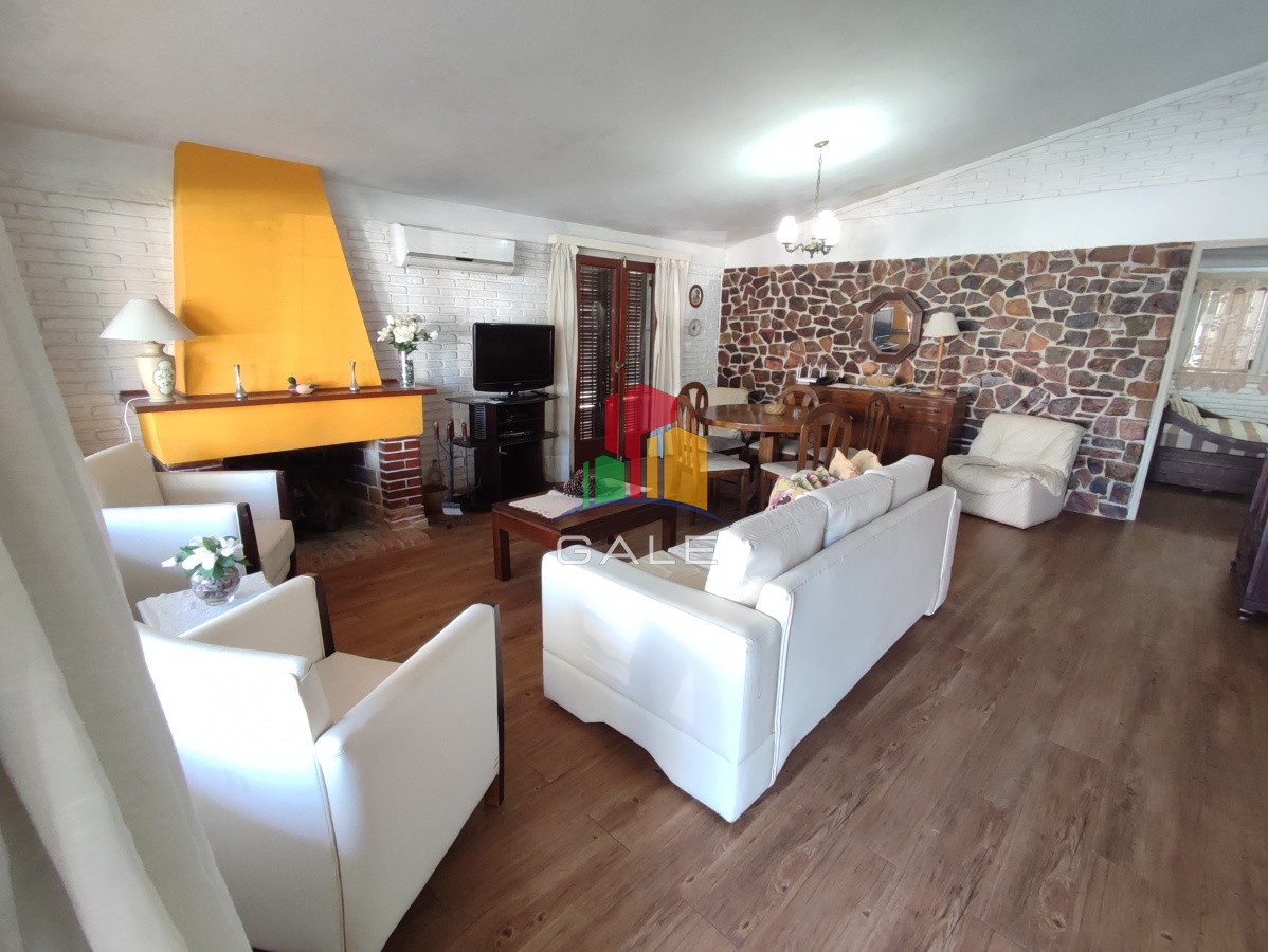 Casa ID.230 - Punta del Este, área comercial Pda. 5