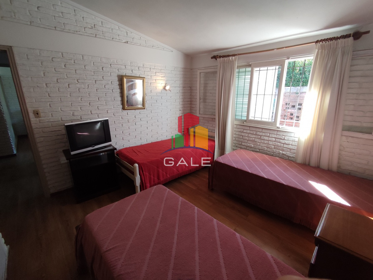 Casa ID.230 - Punta del Este, área comercial Pda. 5