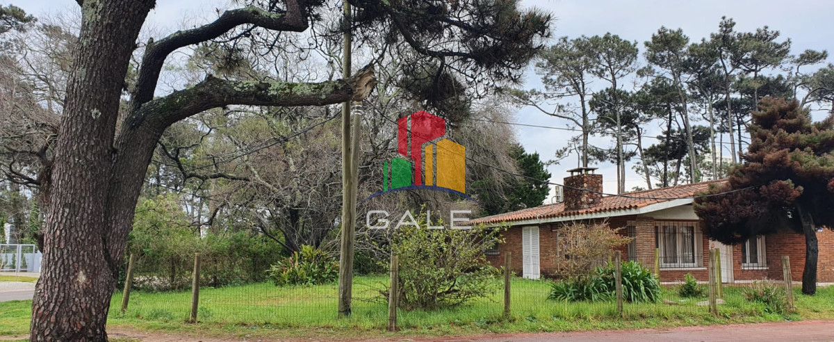 Casa ID.230 - Punta del Este, área comercial Pda. 5