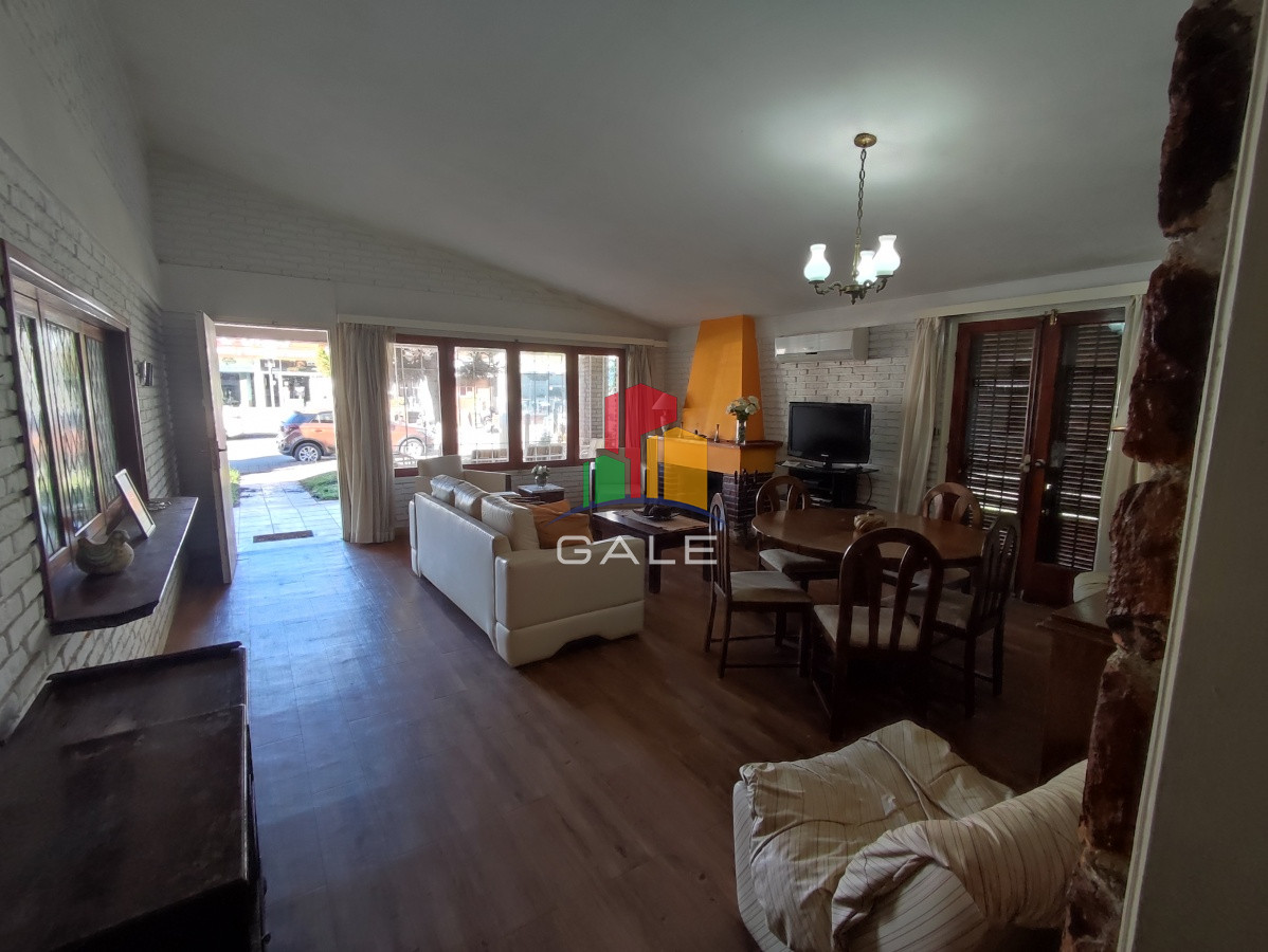 Casa ID.230 - Punta del Este, área comercial Pda. 5