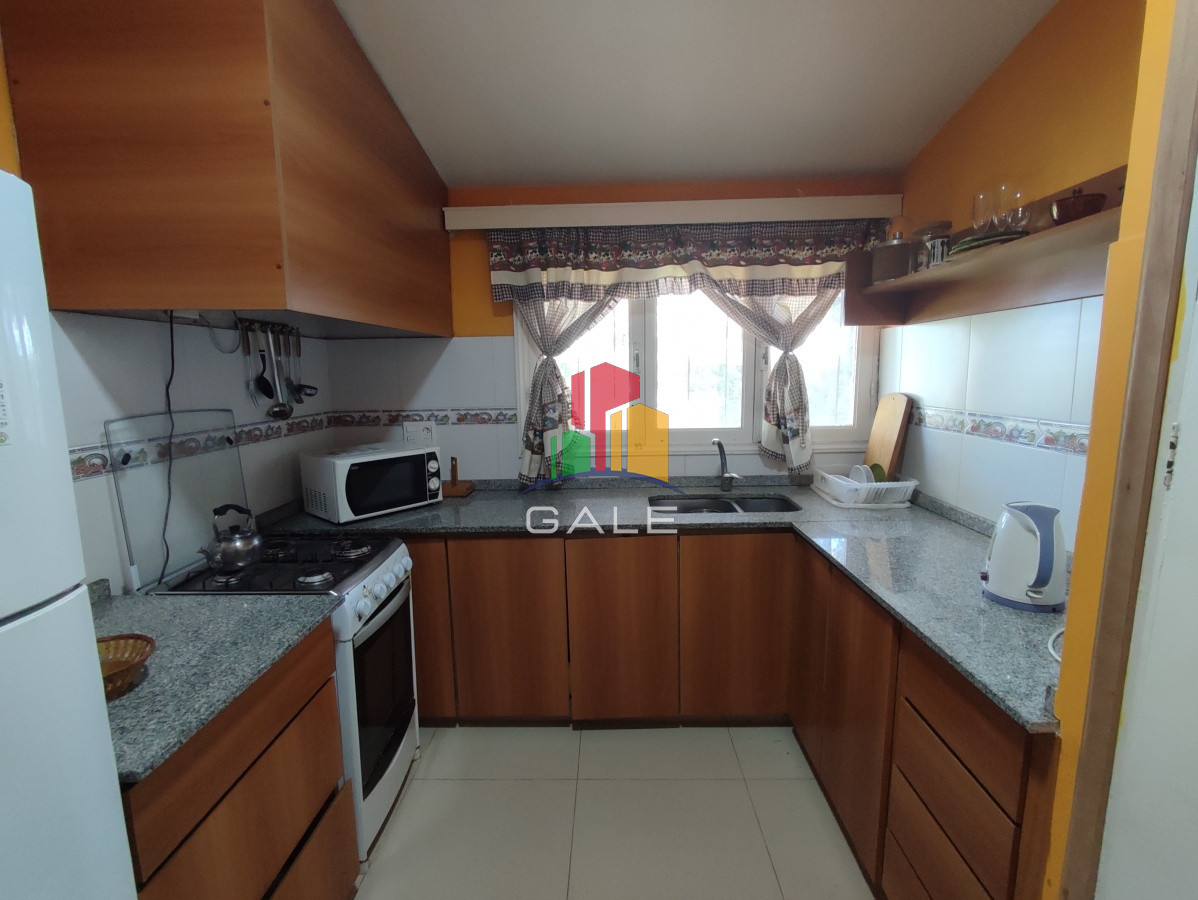 Casa ID.230 - Punta del Este, área comercial Pda. 5