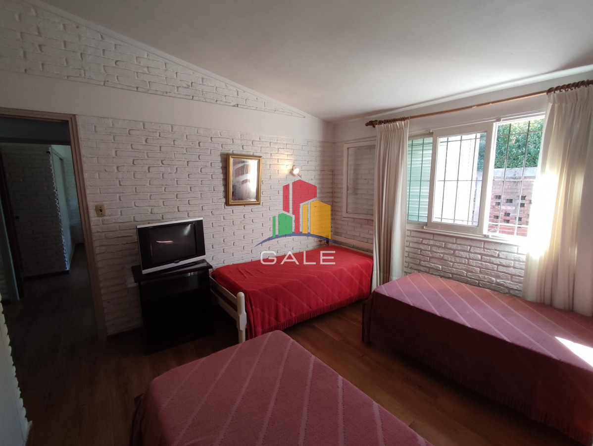 Casa ID.230 - Punta del Este, área comercial Pda. 5