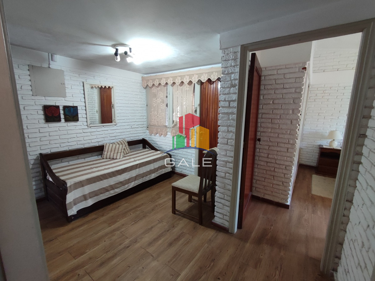 Casa ID.230 - Punta del Este, área comercial Pda. 5