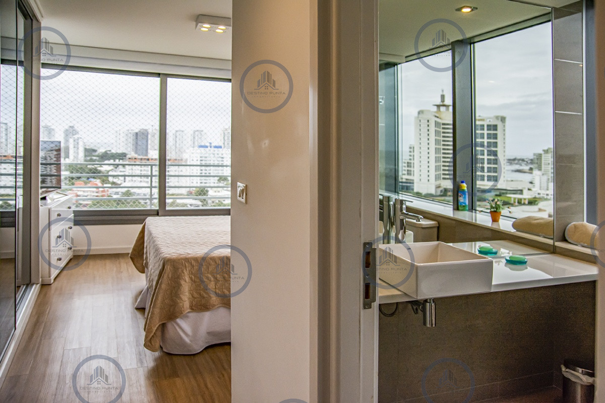 Apartamento ID.933 - Excelente Apartamento de 3 Dormitorios en Playa Mansa, Punta del Este
