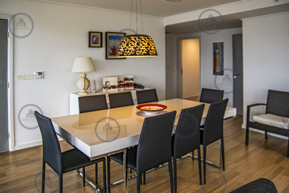 Apartamento ID.933 - Excelente Apartamento de 3 Dormitorios en Playa Mansa, Punta del Este