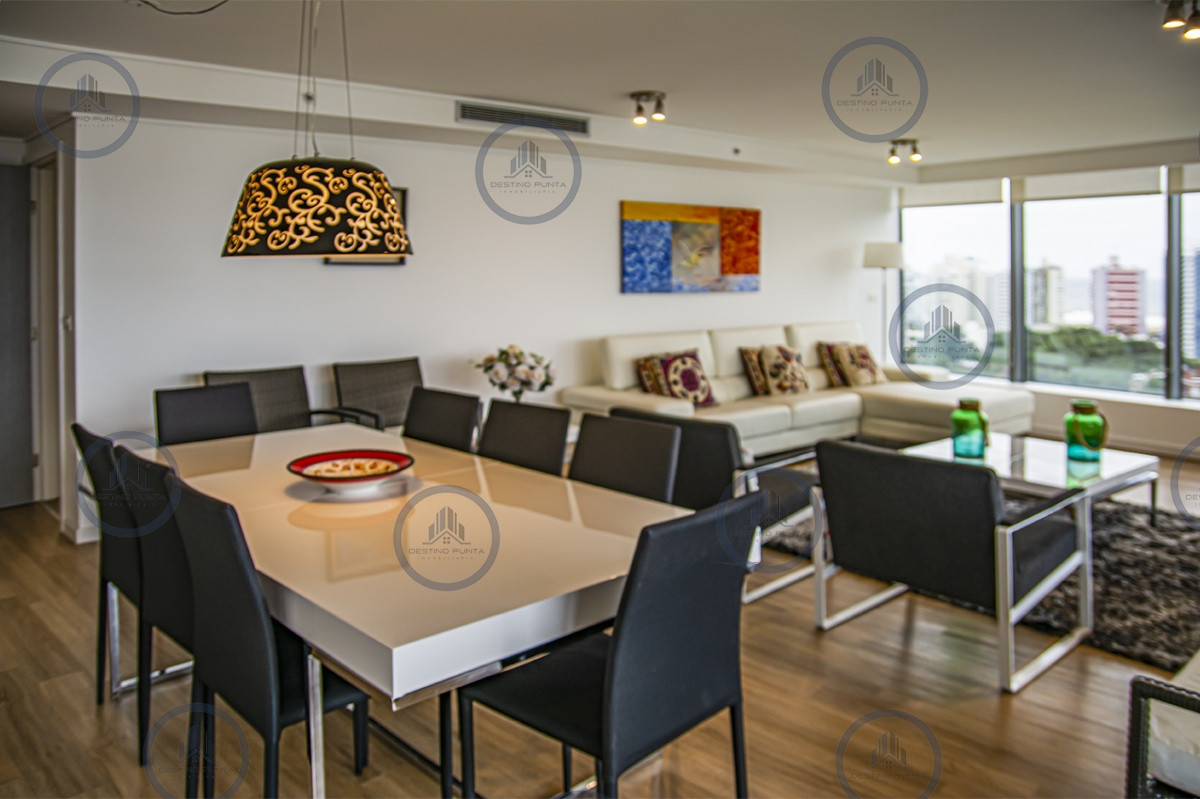 Apartamento ID.933 - Excelente Apartamento de 3 Dormitorios en Playa Mansa, Punta del Este