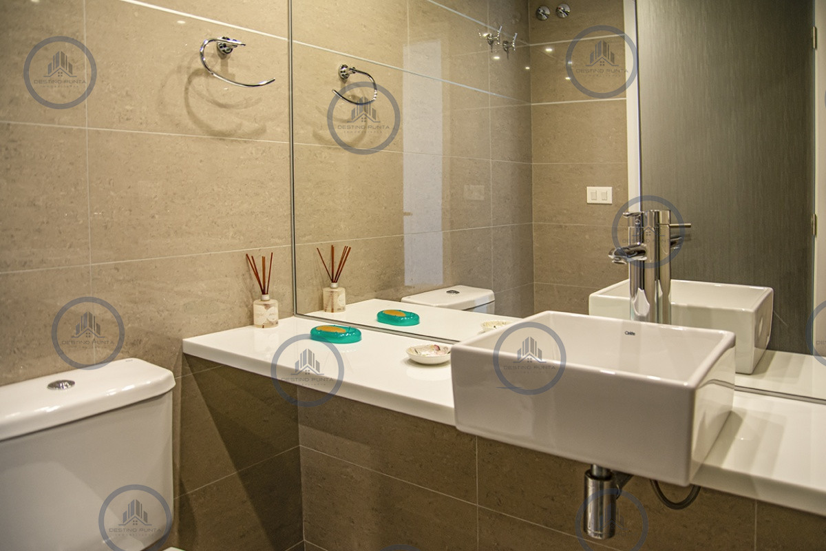 Apartamento ID.933 - Excelente Apartamento de 3 Dormitorios en Playa Mansa, Punta del Este