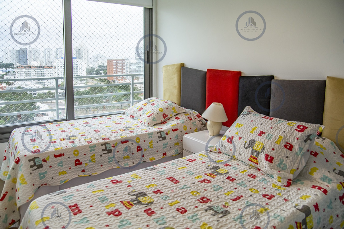 Apartamento ID.933 - Excelente Apartamento de 3 Dormitorios en Playa Mansa, Punta del Este