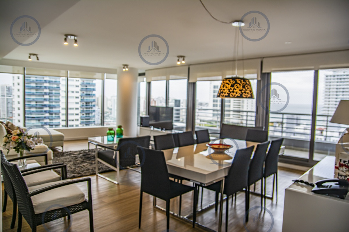 Apartamento ID.933 - Excelente Apartamento de 3 Dormitorios en Playa Mansa, Punta del Este